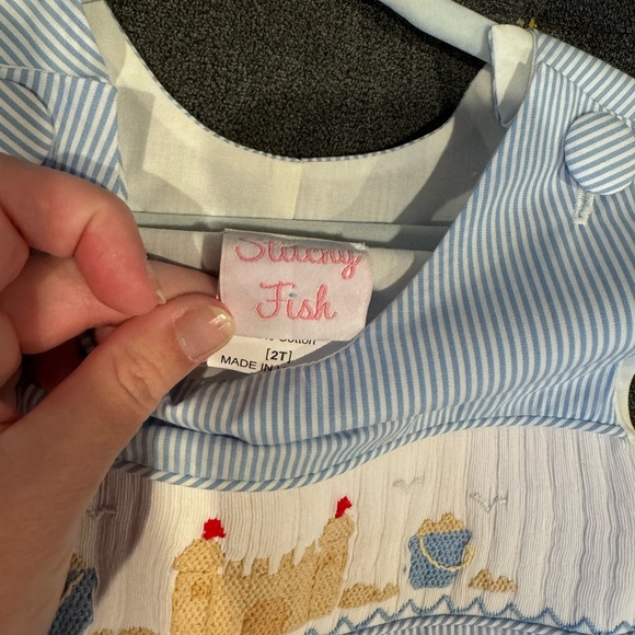 Stitchy Fish Smocked Sandcastle Jon Jon - Picture 2 of 3